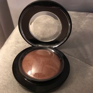 MAC Mineralize Skinfinish Blush in Humour Me